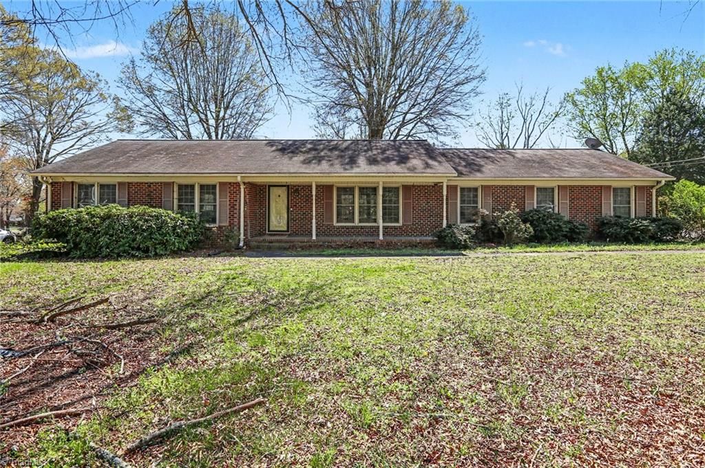 Photo of 644 Greenwood Drive, Burlington, NC 27217 (MLS # 1212689)