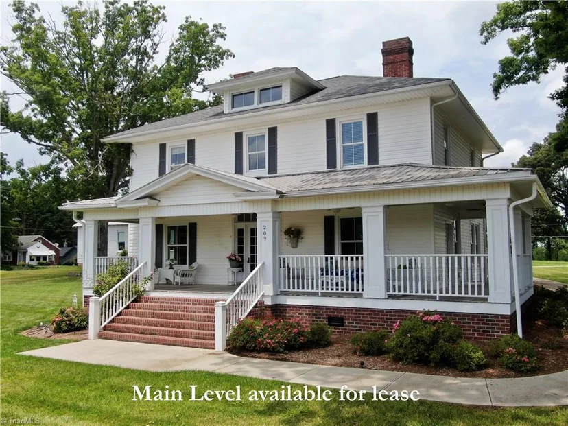 207 W Main Street Unit B, photo 1 of 22