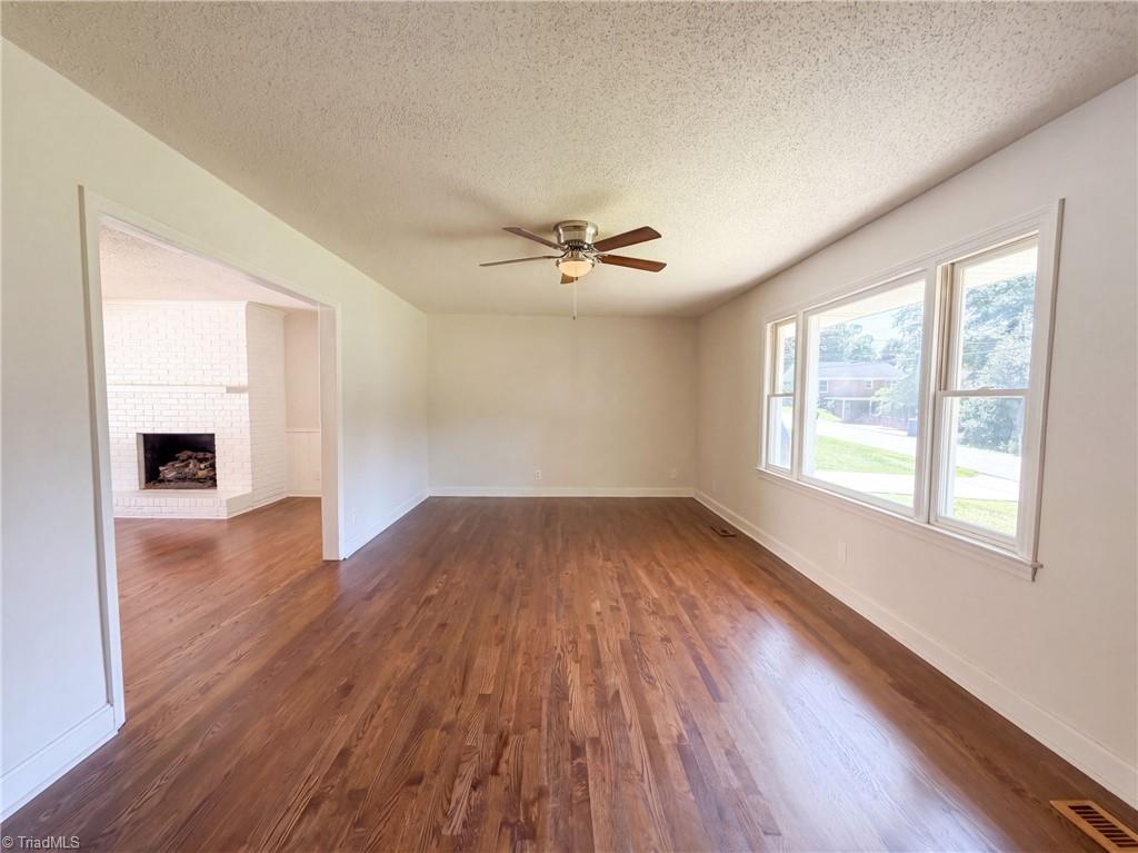 Photo of 101 Tipperary Lane, Winston-Salem, NC 27104 (MLS # 1236069)
