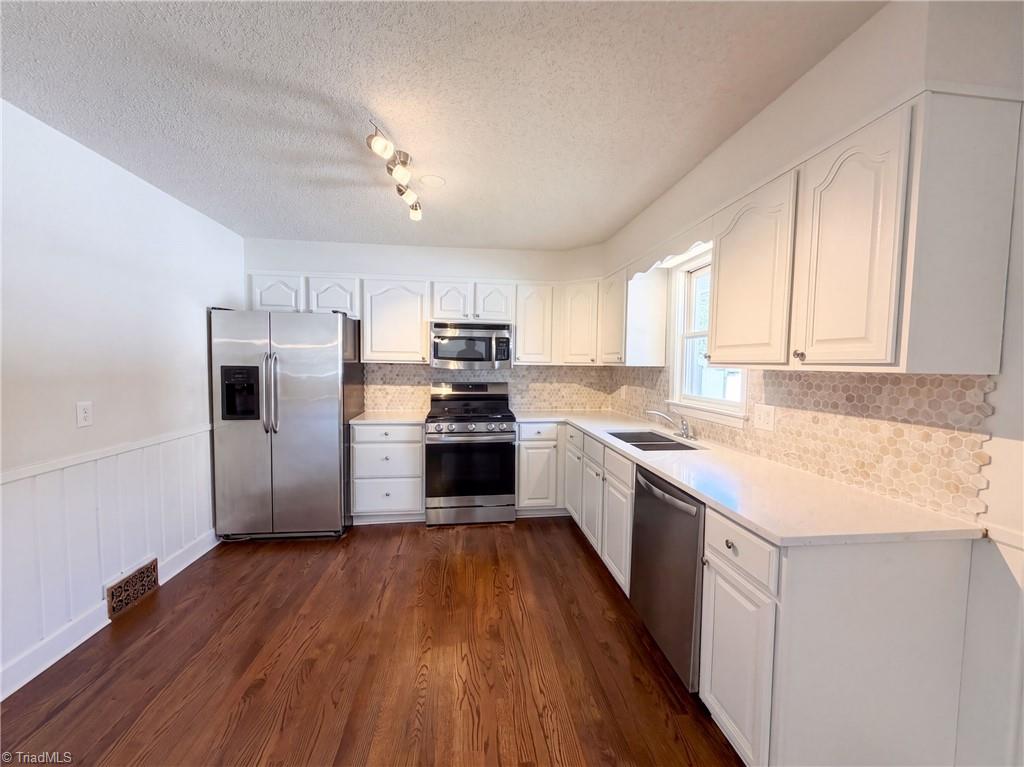 Photo of 101 Tipperary Lane, Winston-Salem, NC 27104 (MLS # 1236069)