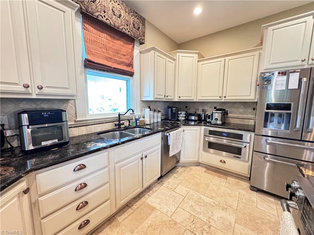 311 Cherry Street, Mount Airy, North Carolina image 14