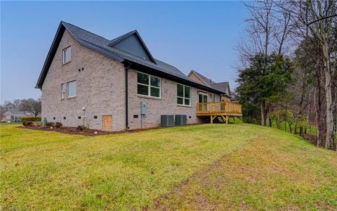 A home in Clemmons