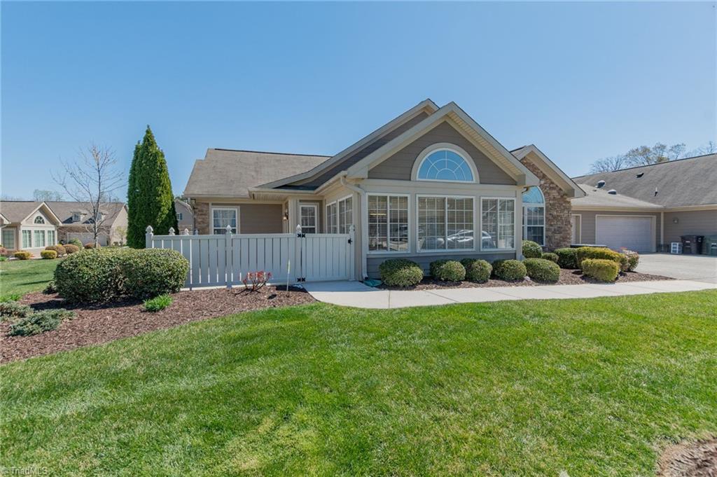 32 Pitlockry Place, Greensboro, North Carolina image 1