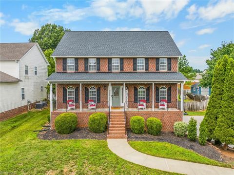 Homes For Sale - 1005 Lisa Run Drive<br/> Forsyth County, Kernersville, NC 27284