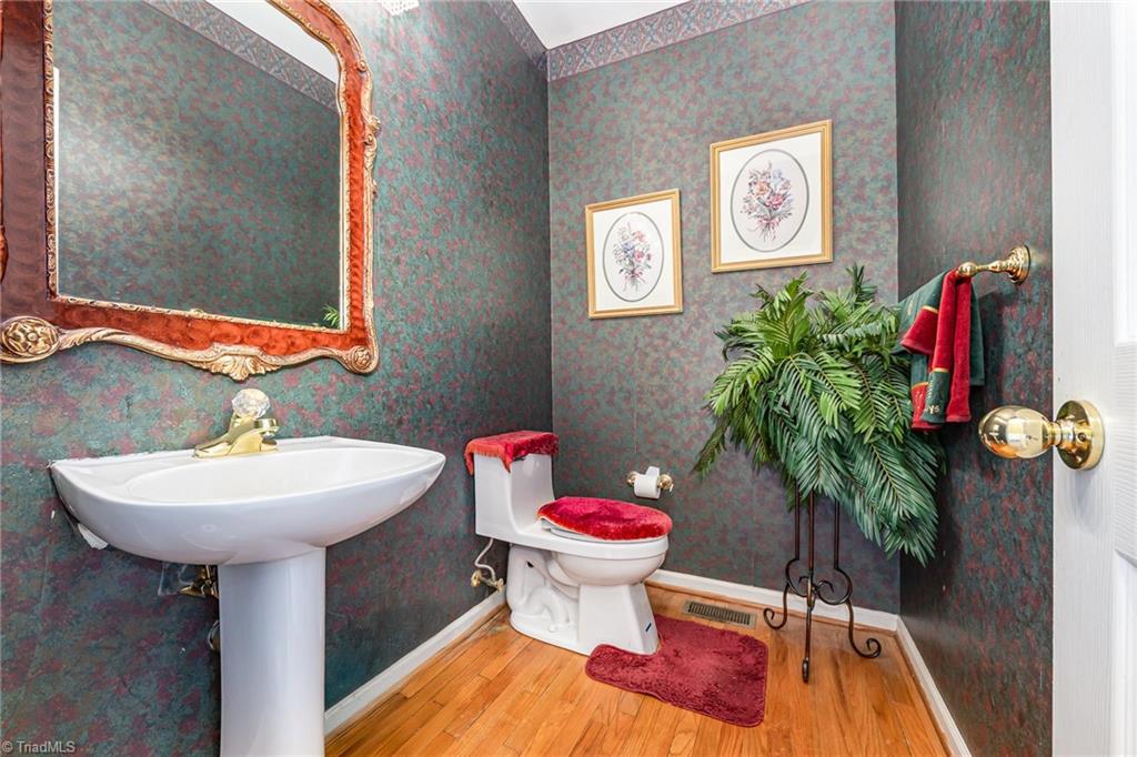 3908 Hickory Meadow Road, Greensboro, North Carolina image 17