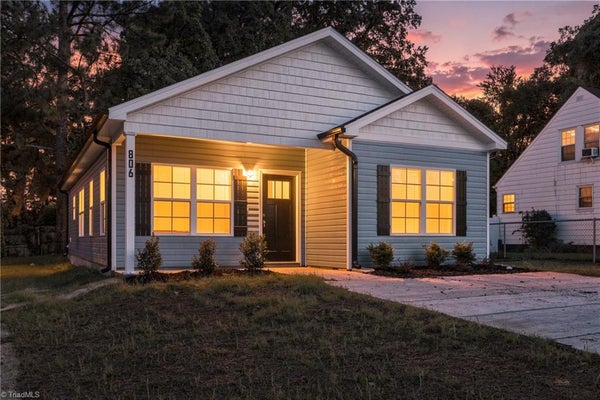 806 HIGH ST, BURLINGTON, NC 27215 - Image 1cd8624ec0ac6053da0d101e33ca4e8a/1484039684