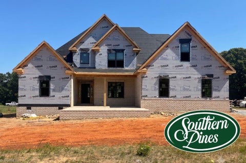 Homes For Sale - 5084 Southern Pines Drive<br/> Kernersville, NC 27284