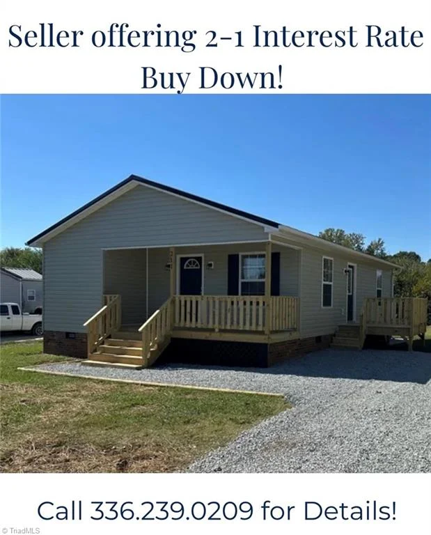 211 Foy Avenue, photo 1 of 21