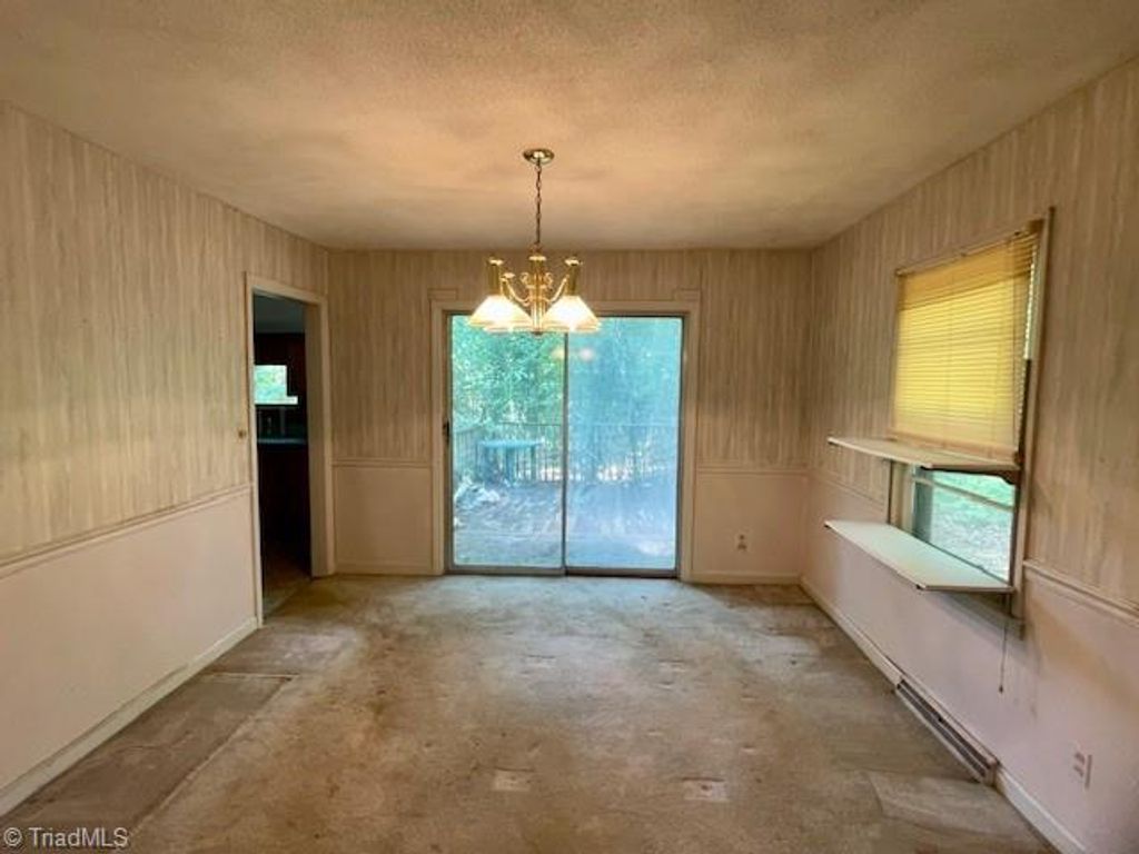 Photo of 404 Western Boulevard, Lexington, NC 27295 (MLS # 1225274)