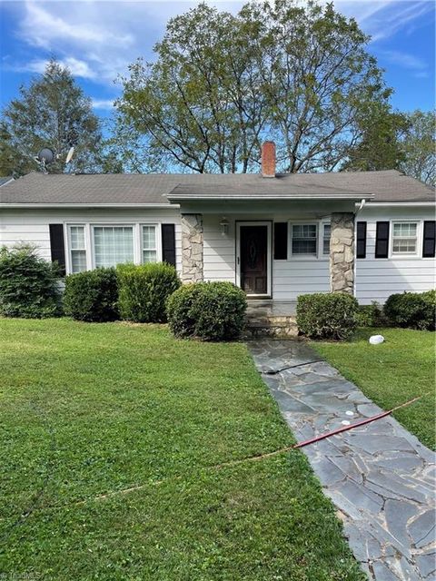 Homes For Sale - 191 Circle Street<br/> Millers Creek, NC 28651