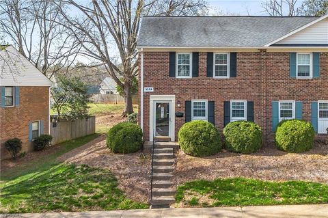 Townhouse For Sale - 3992 Regents Park Lane #A<br/> Greensboro, NC 27455