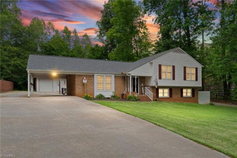Homes For Sale - 201 Kingwood Road<br/> Reidsville, NC 27320
