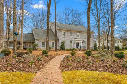 Homes For Sale - 402 Parkmont Drive<br/> Greensboro, NC 27408