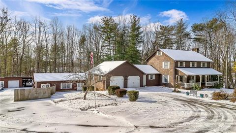 Homes For Sale - 312 Hensley Eller Road<br/> Millers Creek, NC 28651