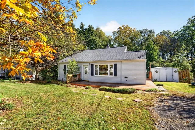 114 Bellevue Drive, photo 2 of 28