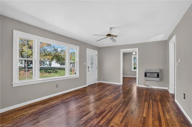 114 Bellevue Drive, photo 4 of 28
