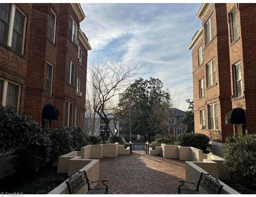 Photo of 828 N Elm Street #E4, Greensboro, NC 27401 (MLS # 1207600)