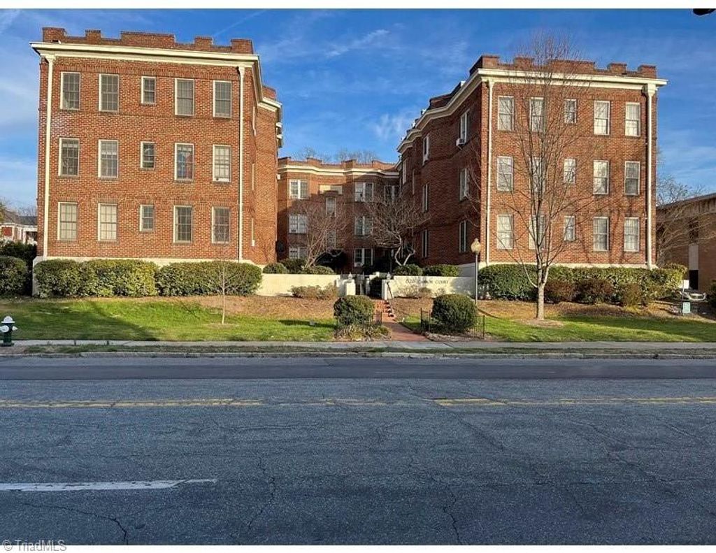 Photo of 828 N Elm Street #E4, Greensboro, NC 27401 (MLS # 1207600)