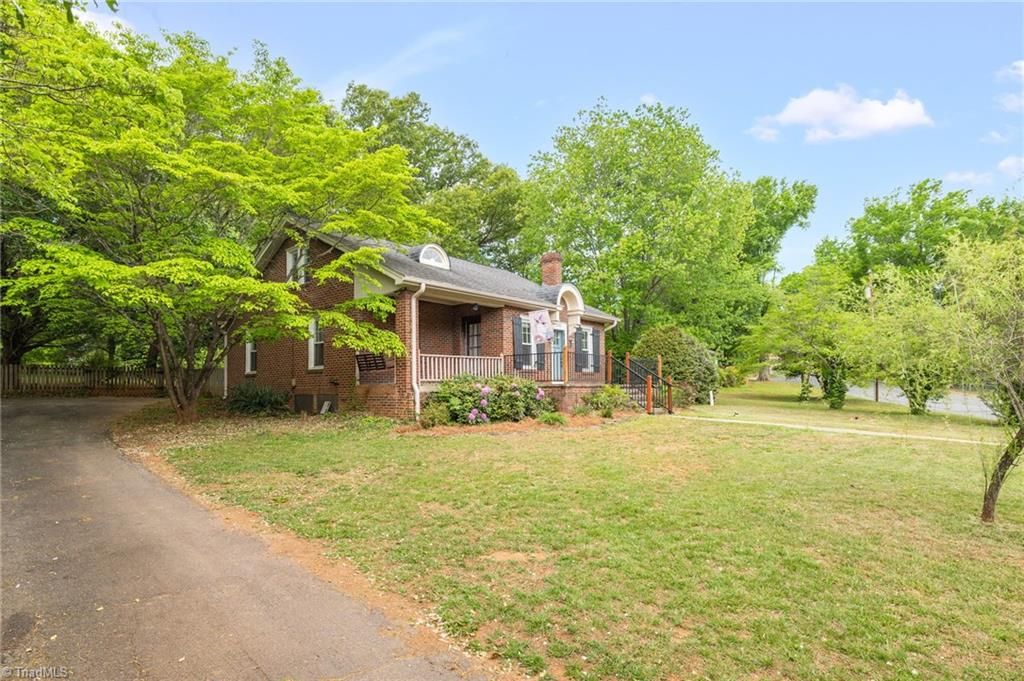 Photo of 1505 Courtland Avenue, Reidsville, NC 27320 (MLS # 1216723)
