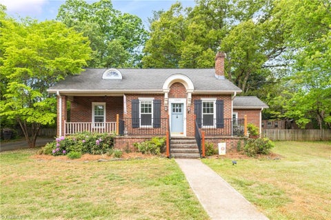 Homes For Sale - 1505 Courtland Avenue<br/> Reidsville, NC 27320