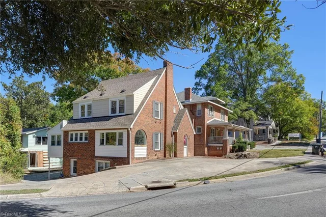 1224 W Market Street, photo 2 of 49