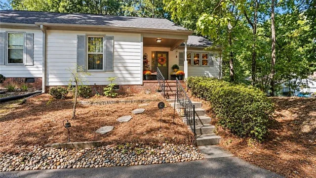 926 Chatfield Drive Unit C, photo 2 of 25