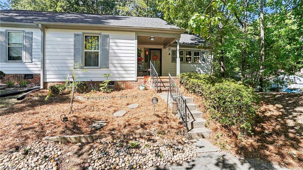 Photo of 926 Chatfield Drive #C, Jamestown, NC 27282 (MLS # 1237749)