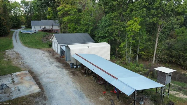 5805 Pine Hall Road, photo 4 of 29