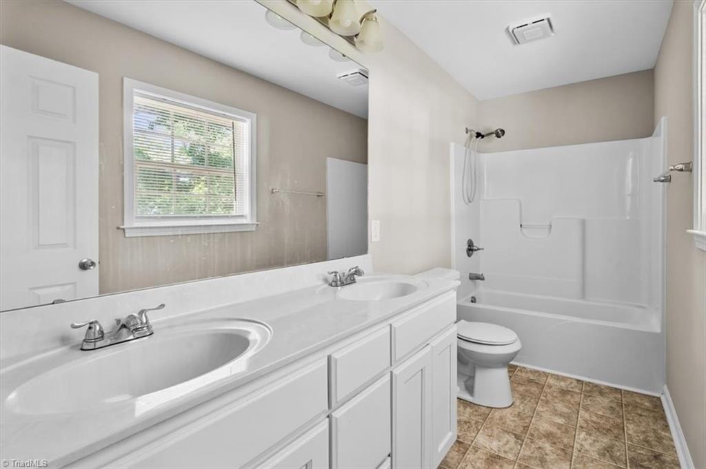 Asheboro, North Carolina 27203, United States, 3 Bedrooms Bedrooms, ,2 BathroomsBathrooms,Residential,Active,158994