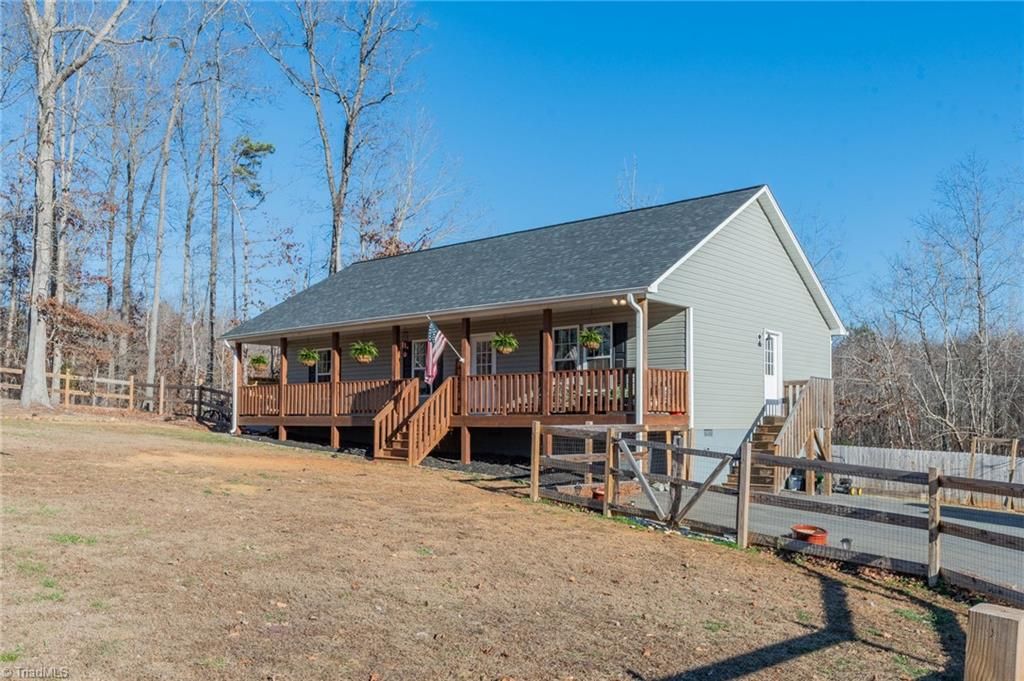 Photo of 3659 Old Mountain Road, Lexington, NC 27292 (MLS # 1206899)
