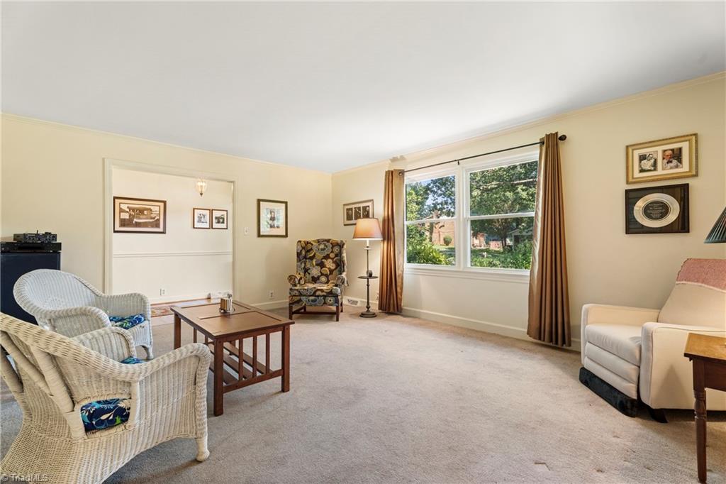 Winston-Salem, North Carolina 27104, United States, 3 Bedrooms Bedrooms, ,2 BathroomsBathrooms,Residential,Active,233115