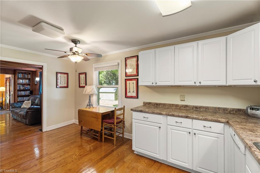 Winston-Salem, North Carolina 27104, United States, 3 Bedrooms Bedrooms, ,2 BathroomsBathrooms,Residential,Active,233115