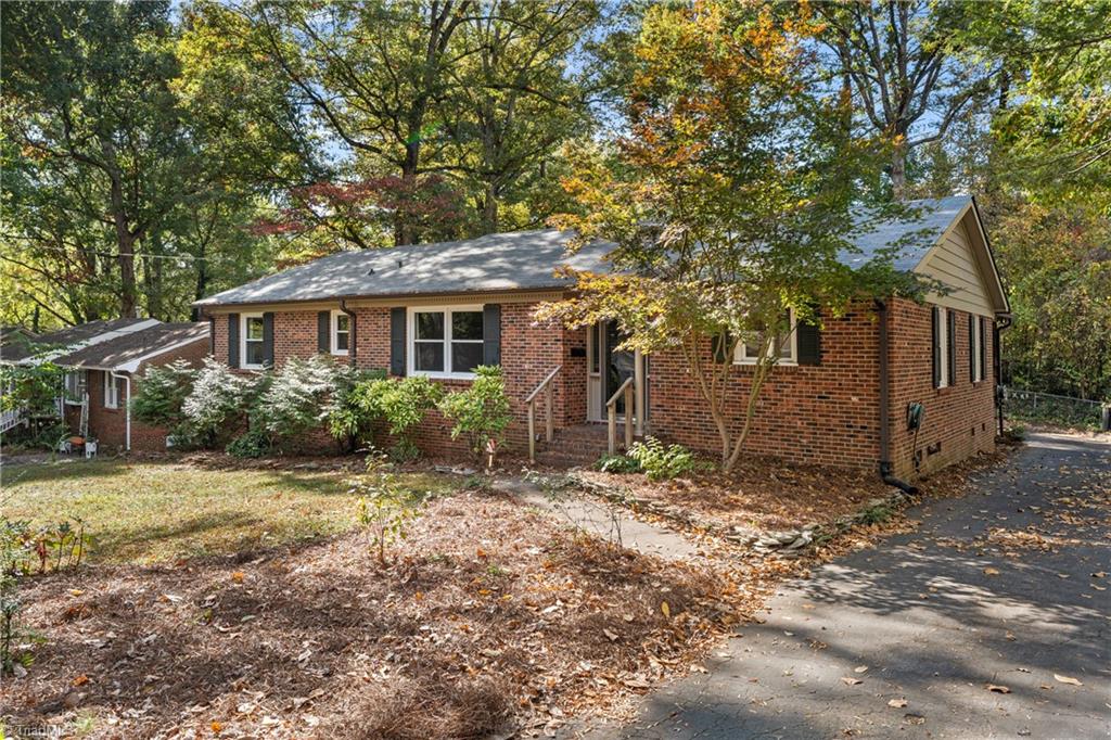 Winston-Salem, North Carolina 27104, United States, 3 Bedrooms Bedrooms, ,2 BathroomsBathrooms,Residential,Active,233115