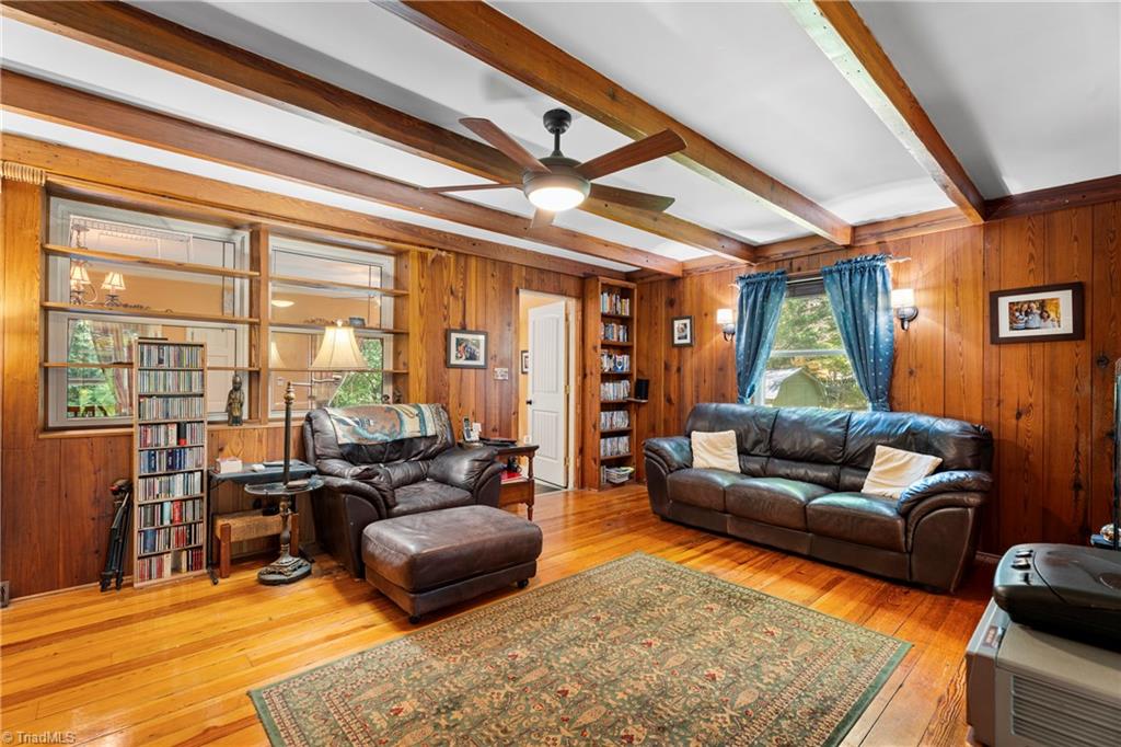 Winston-Salem, North Carolina 27104, United States, 3 Bedrooms Bedrooms, ,2 BathroomsBathrooms,Residential,Active,233115