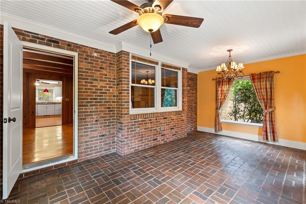 Winston-Salem, North Carolina 27104, United States, 3 Bedrooms Bedrooms, ,2 BathroomsBathrooms,Residential,Active,233115