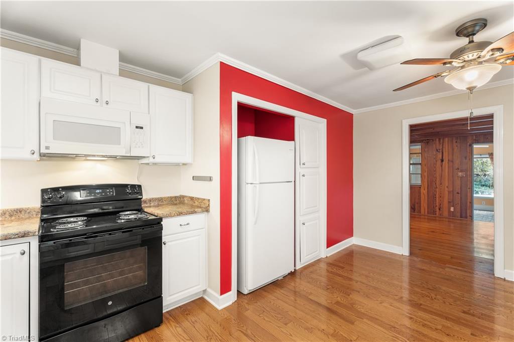 Winston-Salem, North Carolina 27104, United States, 3 Bedrooms Bedrooms, ,2 BathroomsBathrooms,Residential,Active,233115