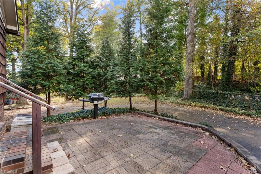 Winston-Salem, North Carolina 27104, United States, 3 Bedrooms Bedrooms, ,2 BathroomsBathrooms,Residential,Active,233115