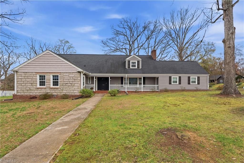 Photo of 201 Stone Street, Thomasville, NC 27360 (MLS # 1212833)