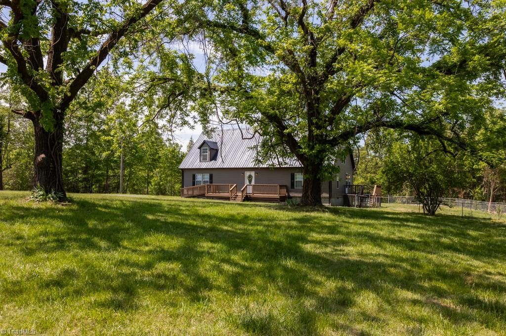 Photo of 258 Buttercup Road, Eden, NC 27288 (MLS # 1219991)