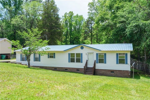 Mobile Home For Sale - 3679 Meadowbrook Drive<br/> Trinity, NC 27370