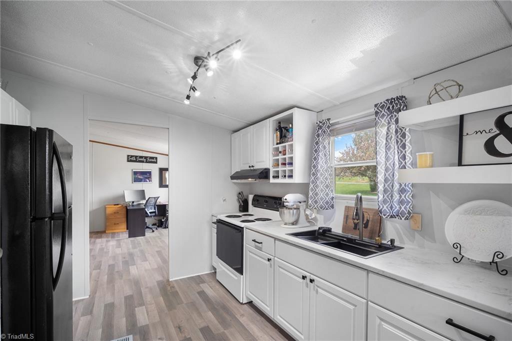 1050 Tyler Road, Walnut Cove, North Carolina image 3