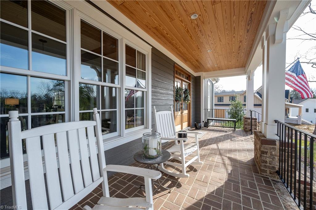 385 Lissara Lodge Drive