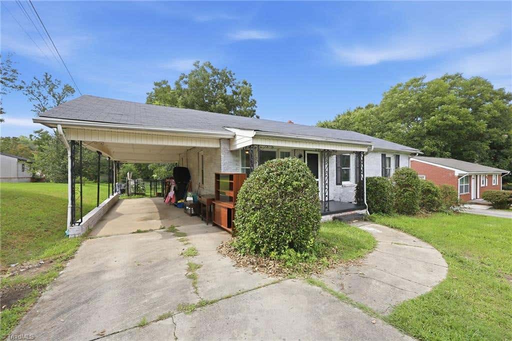 Photo of 1208 Wallace Street, Burlington, NC 27217 (MLS # 1230068)