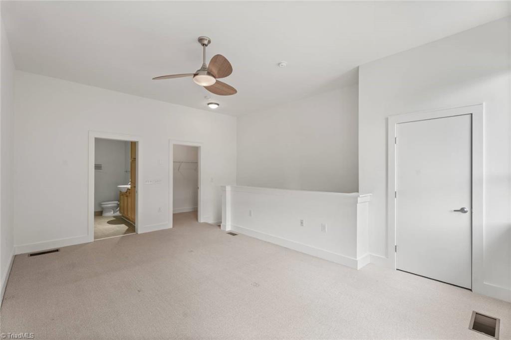 Winston-Salem, North Carolina 27101, United States, 2 Bedrooms Bedrooms, ,2 BathroomsBathrooms,Residential,Active,236330