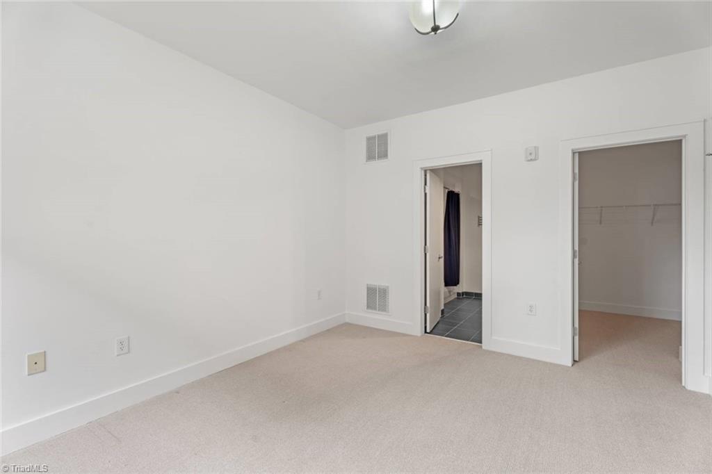 Winston-Salem, North Carolina 27101, United States, 2 Bedrooms Bedrooms, ,2 BathroomsBathrooms,Residential,Active,236330