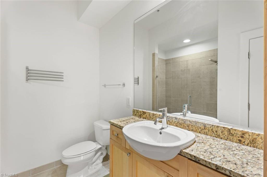 Winston-Salem, North Carolina 27101, United States, 2 Bedrooms Bedrooms, ,2 BathroomsBathrooms,Residential,Active,236330