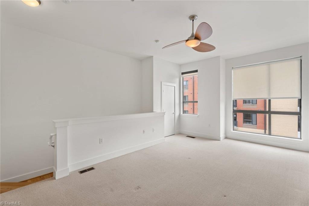 Winston-Salem, North Carolina 27101, United States, 2 Bedrooms Bedrooms, ,2 BathroomsBathrooms,Residential,Active,236330