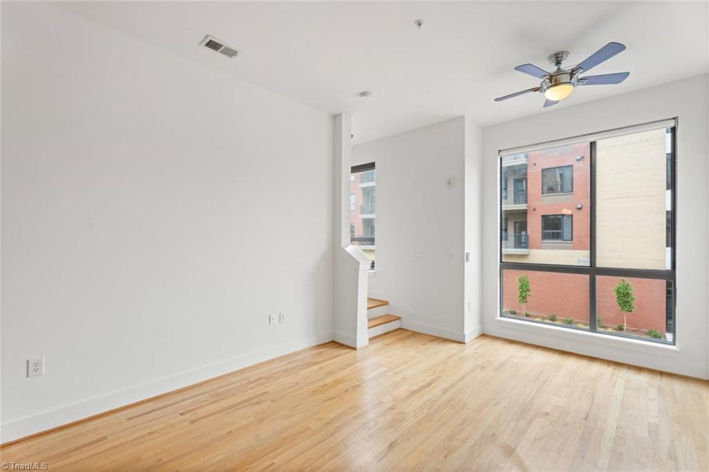 Winston-Salem, North Carolina 27101, United States, 2 Bedrooms Bedrooms, ,2 BathroomsBathrooms,Residential,Active,236330