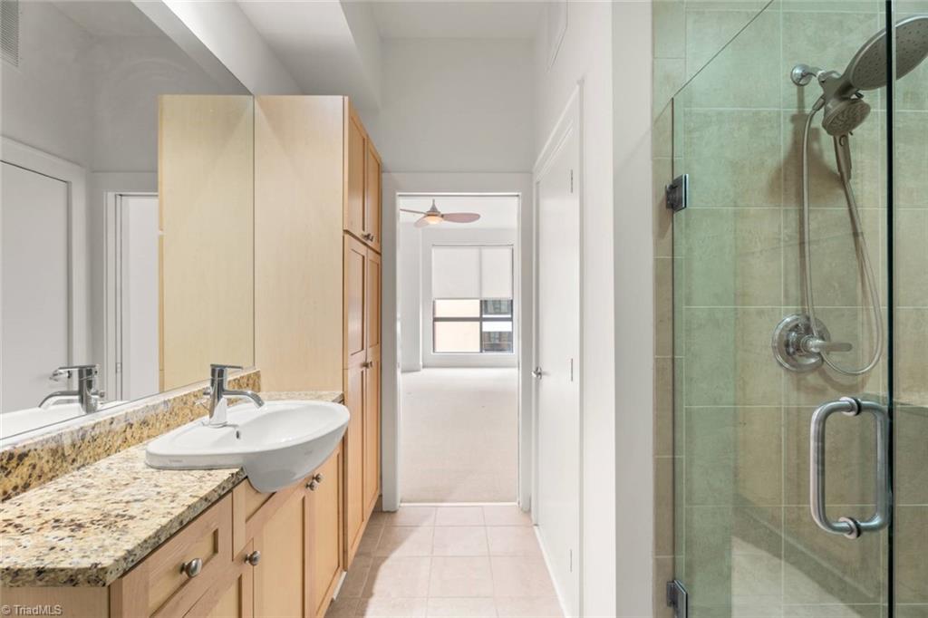 Winston-Salem, North Carolina 27101, United States, 2 Bedrooms Bedrooms, ,2 BathroomsBathrooms,Residential,Active,236330