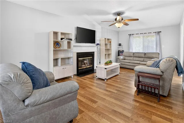 5805 Edgebrook Court, photo 5 of 48